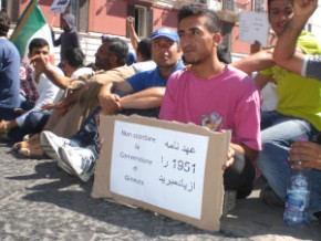 صدها پناهجو در شهر باری ایتالیا دسٺ به تظاهرات زدند