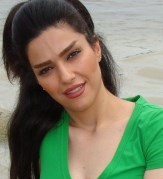 بهار گلشه: آیا پوشاندن موهای من می تواند چرخه اقتصاد کشور را بچرخاند ؟!