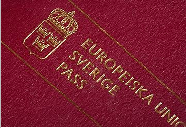 محاکمه‌ی کارمندان اداره‌ی مهاجرت که اجازه اقامت می‌فروختند