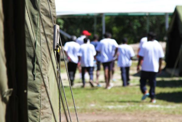 درخواست پناهجویان بیشتر در مرکزبازداشت نائورو برسی شده است